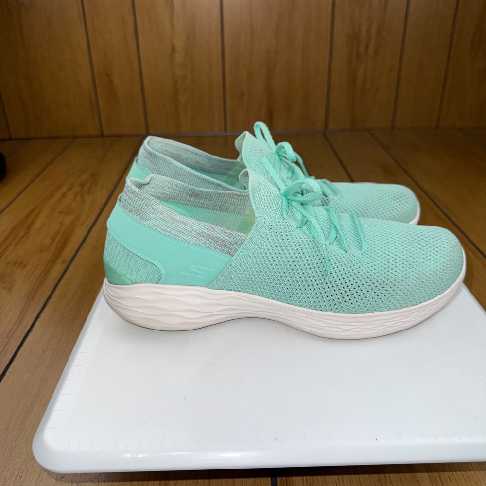 YOU by Skechers Mint Green Knit Lace Up Walking Sneakers 14960 Womens 9